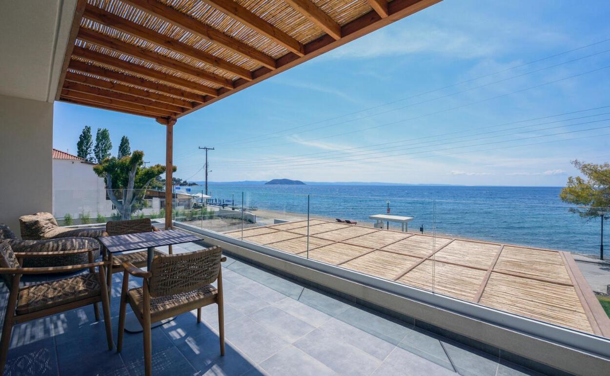 Amyntas Seafront Hotel Неос Мармарас Екстериор снимка